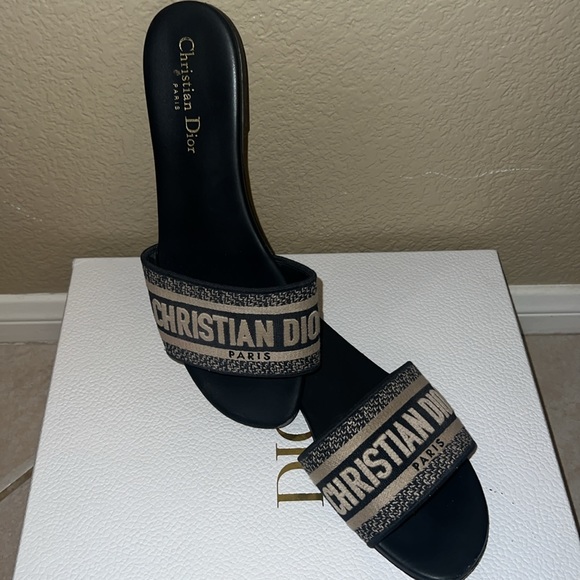 Dior Sandals - Picture 2 of 4